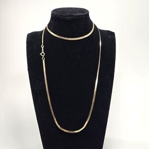 Gold Tone Necklace Flat Link Excellent Condition Beautiful Chain Spring Clasp